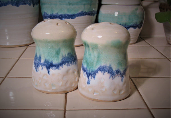 http://smallhousepottery.com/cdn/shop/products/IMG_2163_grande.jpg?v=1588199645