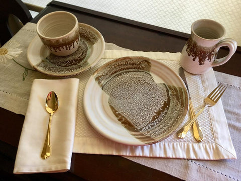 Dinnerware in Espresso Mint